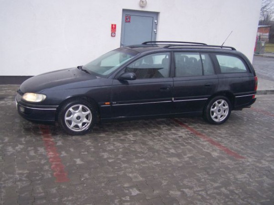Pilnie Omega B 2.5 V6 LPG kombi hak Ideał Radom Okazja