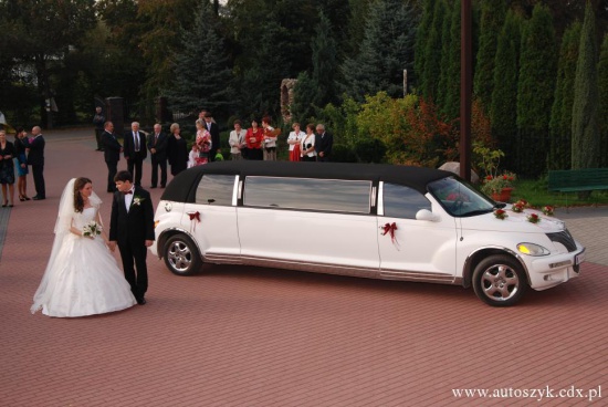 CHRYSLER PT CRUISER LIMO WYNAJEM SAMOCHODÓW SESJE ZDJĘCIOWE