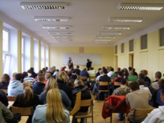 TECHNIK ADMINISTRACJI – bezpłatna szkoła policealna i kurs