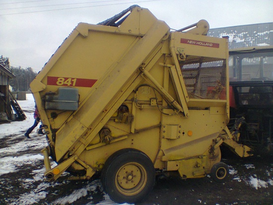 sprzedam belarkę New Holland. 